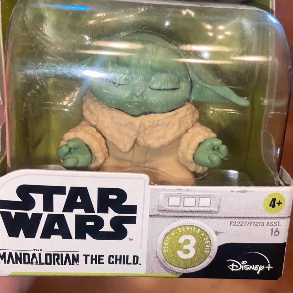 Star Wars The Bounty Collection Series 3 Grogu (The Child) collectible figures